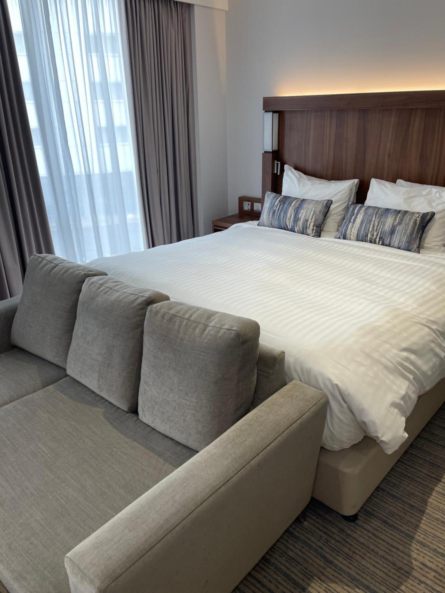 Courtyard By Marriott London Heathrow Airport Otel Harlington  Dış mekan fotoğraf