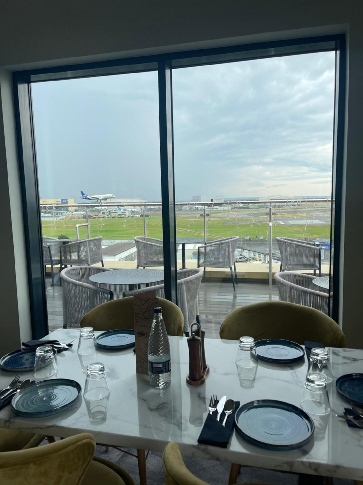 Courtyard By Marriott London Heathrow Airport Otel Harlington  Dış mekan fotoğraf