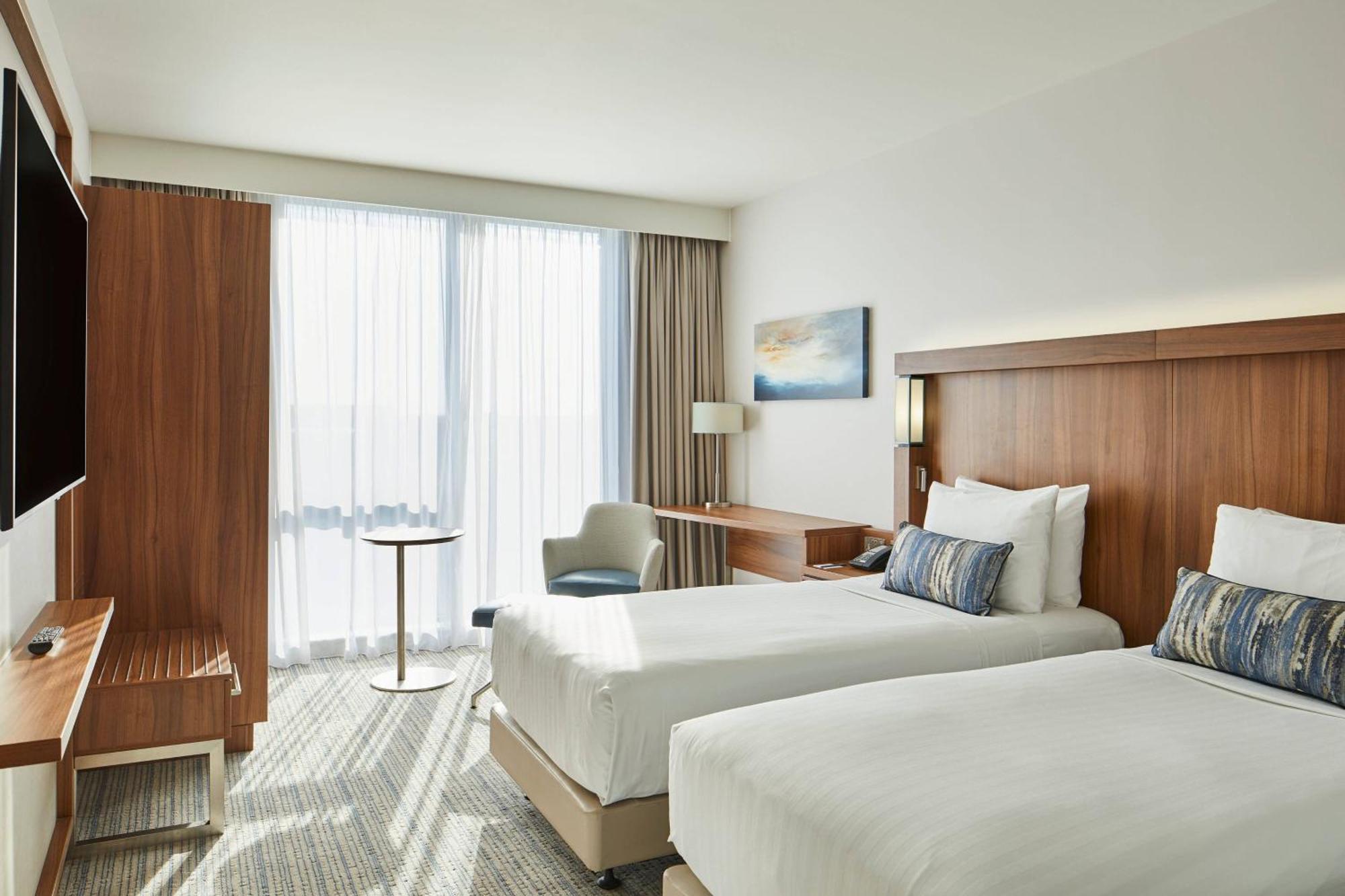 Courtyard By Marriott London Heathrow Airport Otel Harlington  Dış mekan fotoğraf