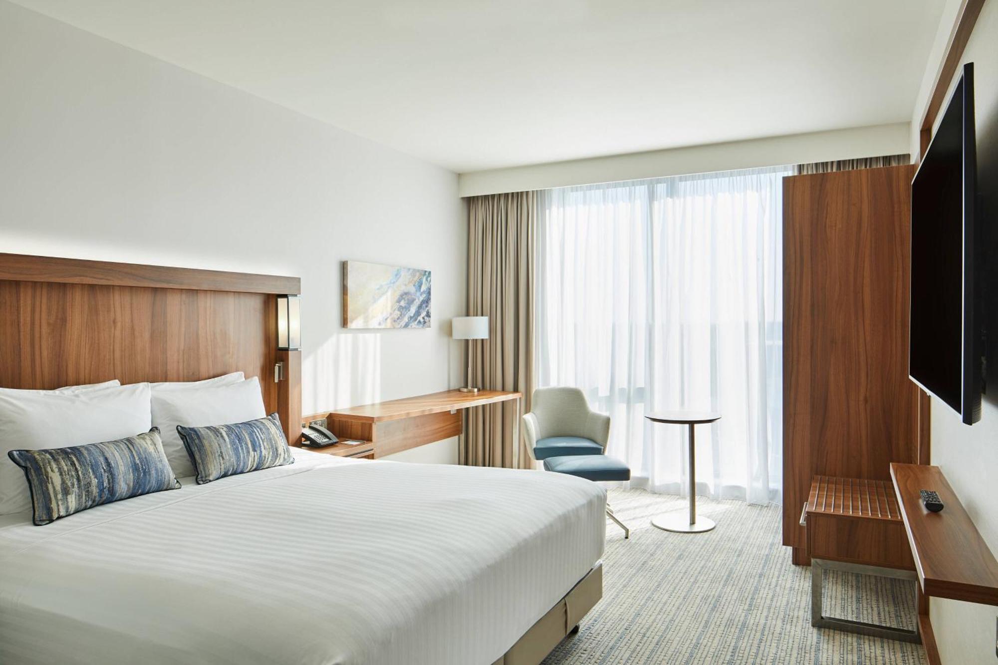 Courtyard By Marriott London Heathrow Airport Otel Harlington  Dış mekan fotoğraf